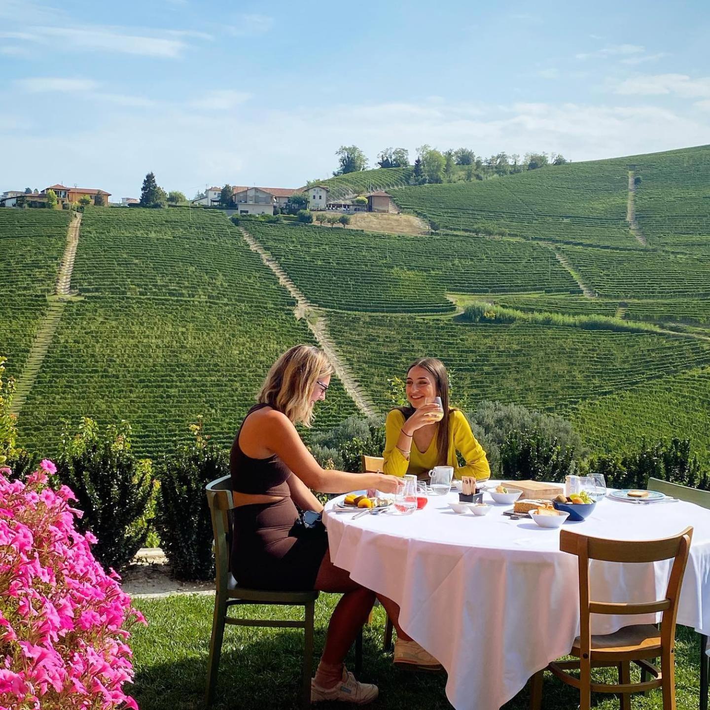 Panoramic Villa Garassino - Country Rooms And Fine Restaurant Treiso Εξωτερικό φωτογραφία