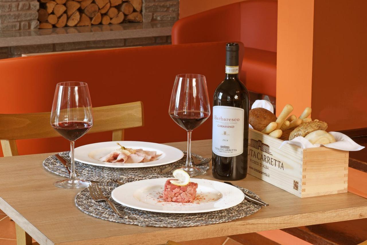 Panoramic Villa Garassino - Country Rooms And Fine Restaurant Treiso Εξωτερικό φωτογραφία