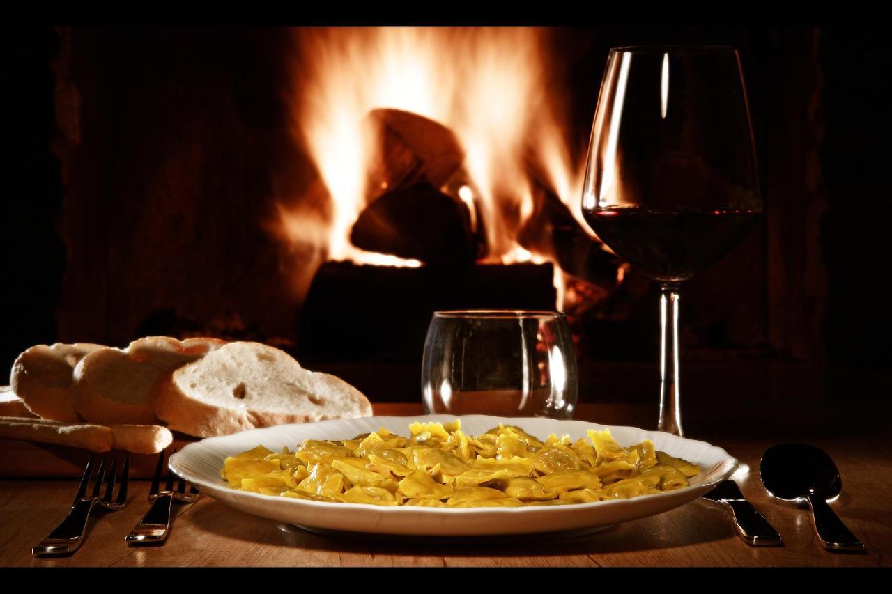 Panoramic Villa Garassino - Country Rooms And Fine Restaurant Treiso Εξωτερικό φωτογραφία
